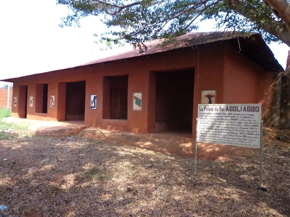 Équipe OHM WORKS en préparation de vol LiDAR sur les Palais Royaux d'Abomey