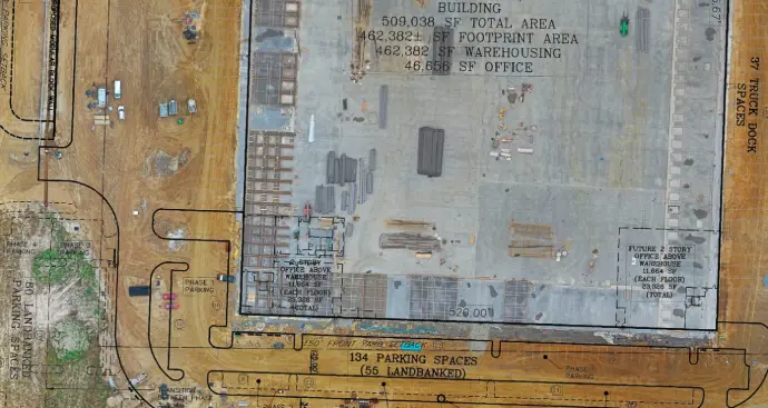 Plan de masse superposé à une orthophoto drone Plan de masse superposé à une orthophoto drone
